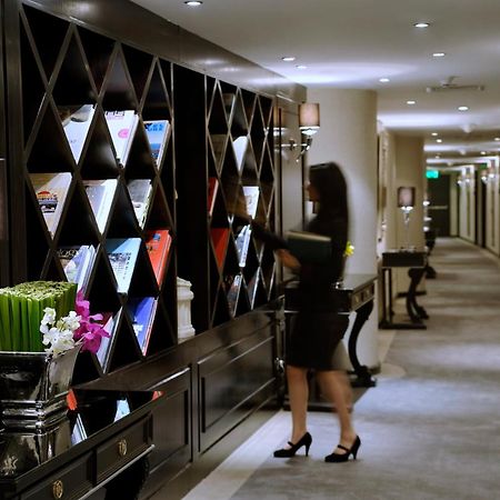 Sun City Hotel - The Gabriel Kaherah Luaran gambar A hotel maid in Singapore