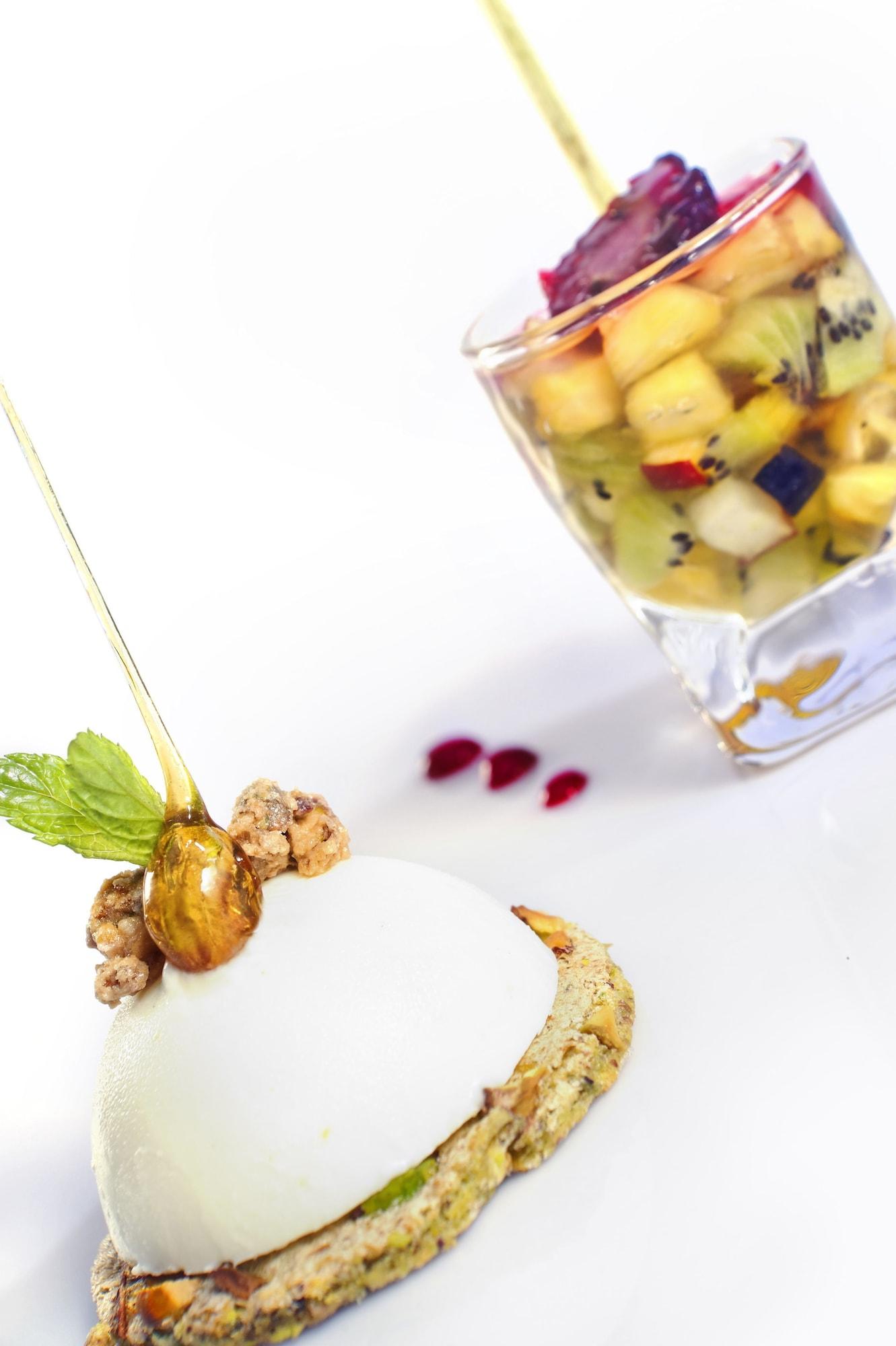 Sun City Hotel - The Gabriel Kaherah Luaran gambar A fruit salad